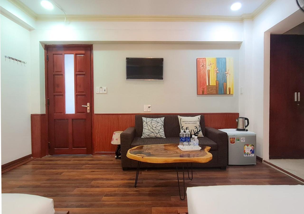 Quan Quan Hotel Danang Exterior photo