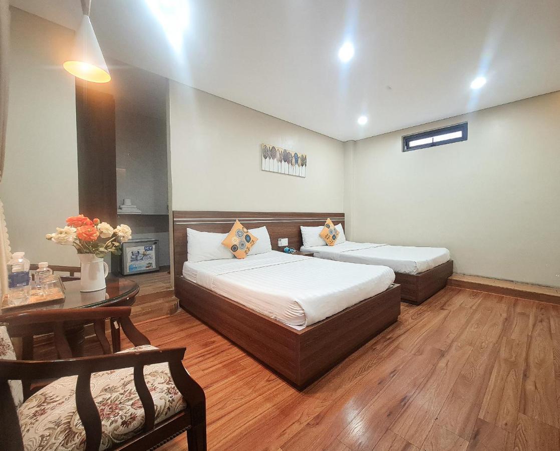 Quan Quan Hotel Danang Exterior photo