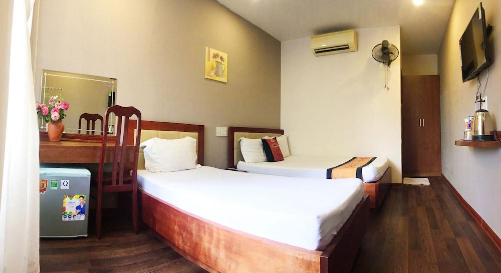 Quan Quan Hotel Danang Exterior photo