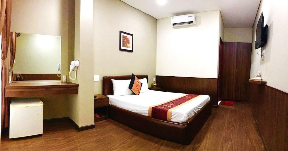 Quan Quan Hotel Danang Exterior photo