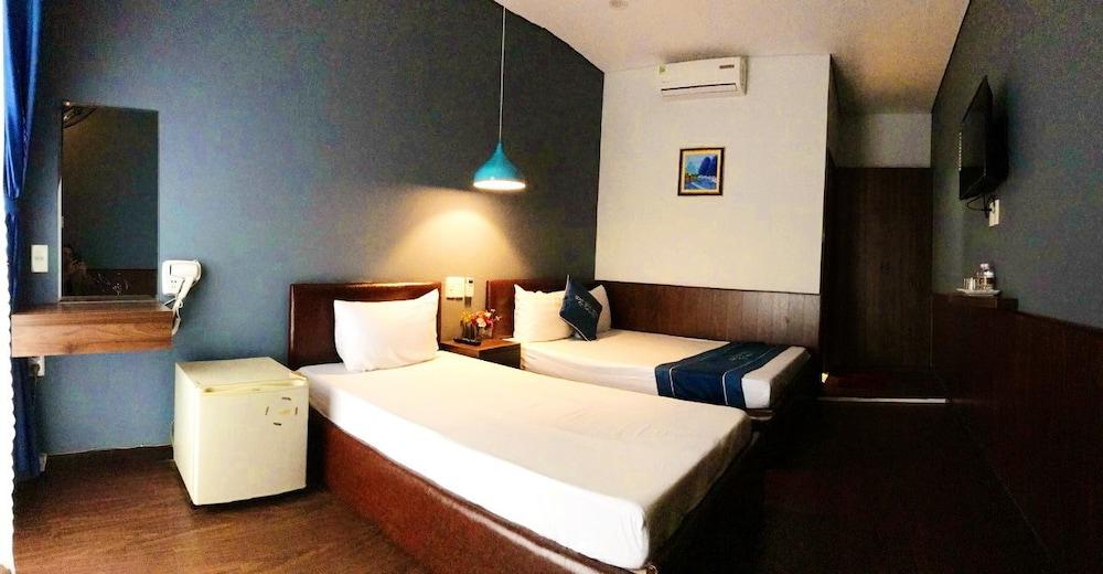 Quan Quan Hotel Danang Exterior photo