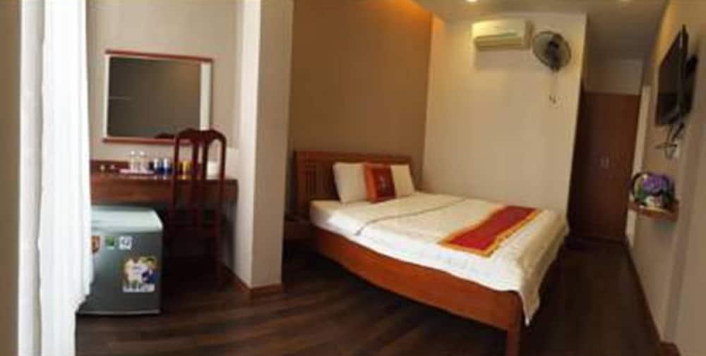 Quan Quan Hotel Danang Exterior photo
