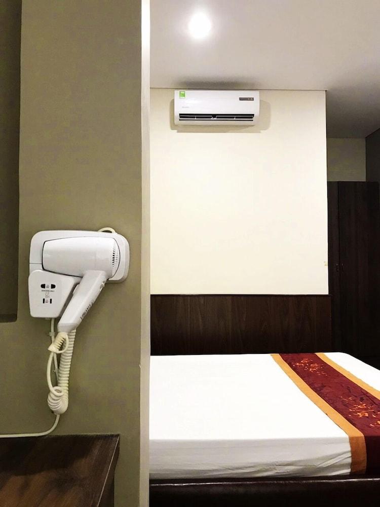 Quan Quan Hotel Danang Exterior photo