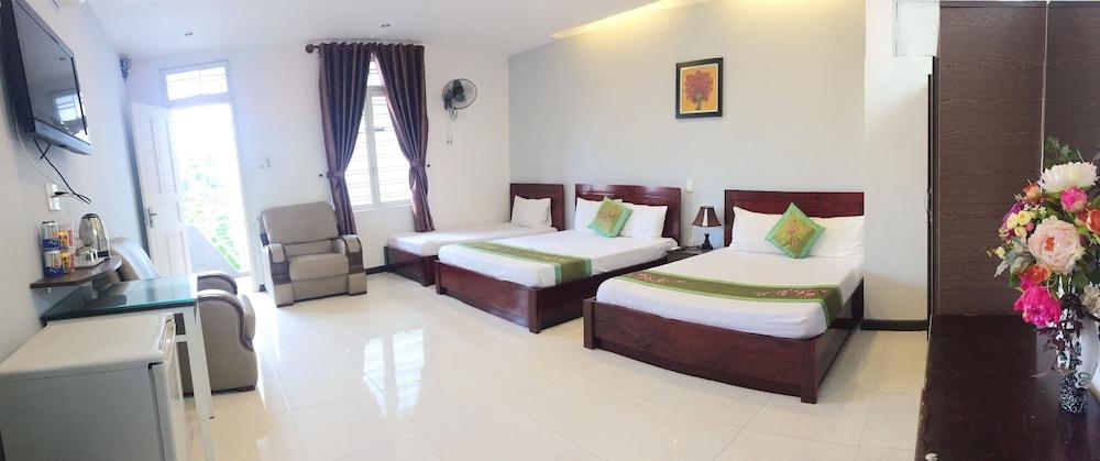 Quan Quan Hotel Danang Exterior photo