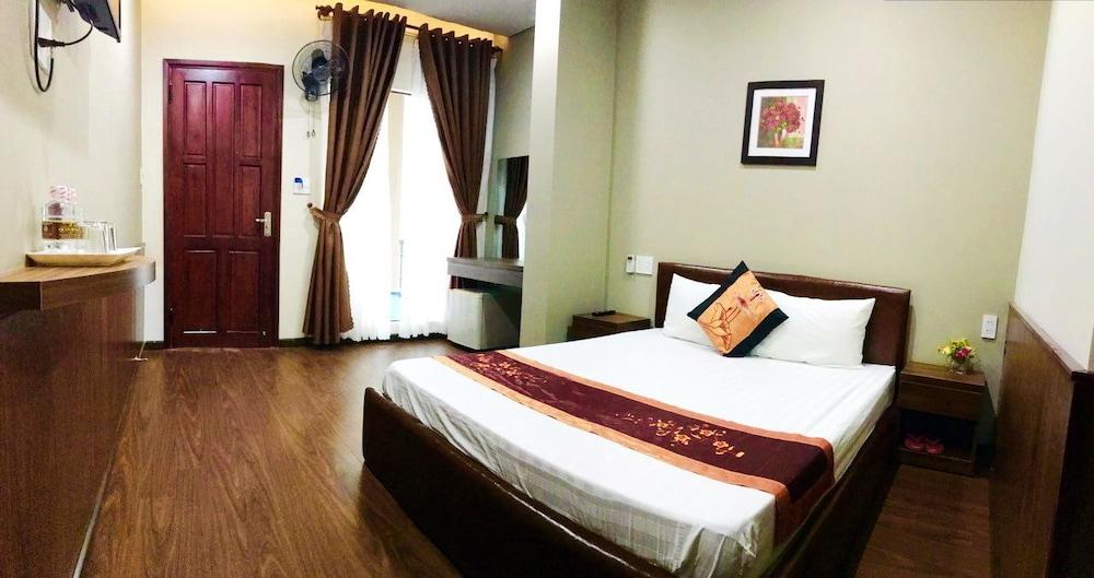 Quan Quan Hotel Danang Exterior photo