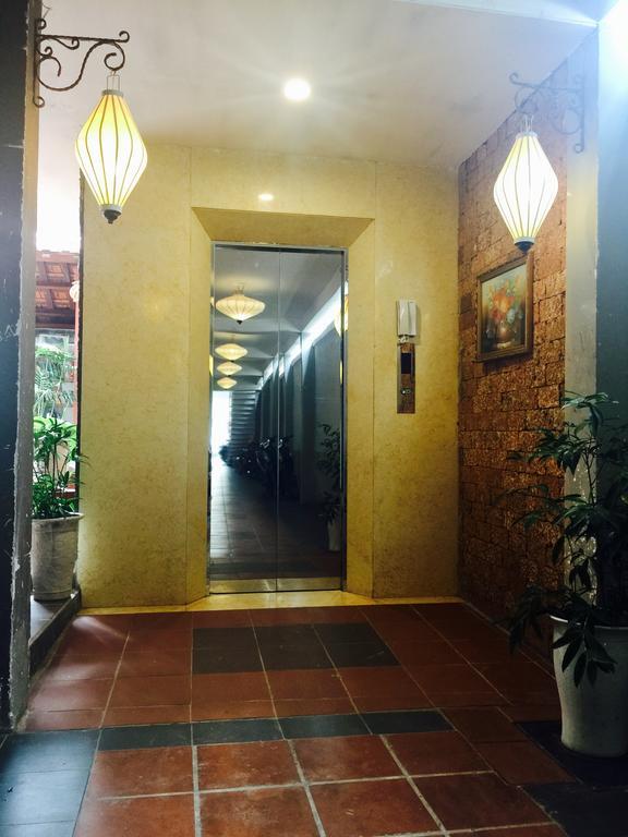 Quan Quan Hotel Danang Exterior photo